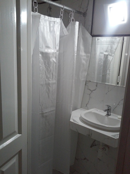 'Bathroom 2' 